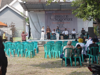 Perfromance Art; Sidoarjo Menggambar